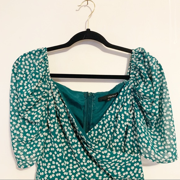 GREEN FLORAL ROMPER SIZE SMALL - Picture 3 of 6